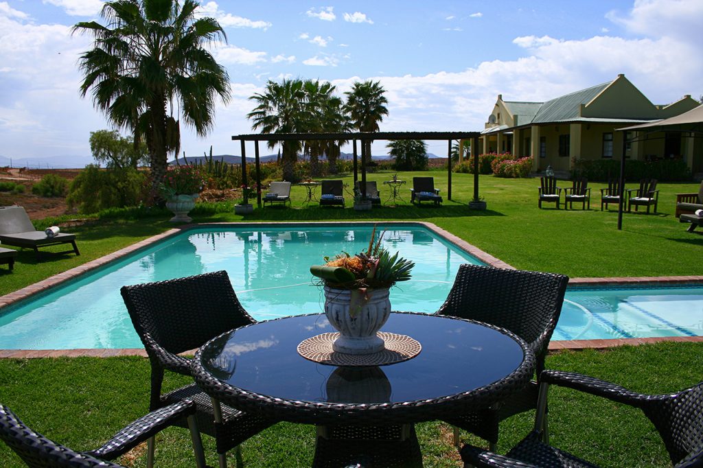 De Denne Country Guesthouse - Accommodation - Oudtshoorn