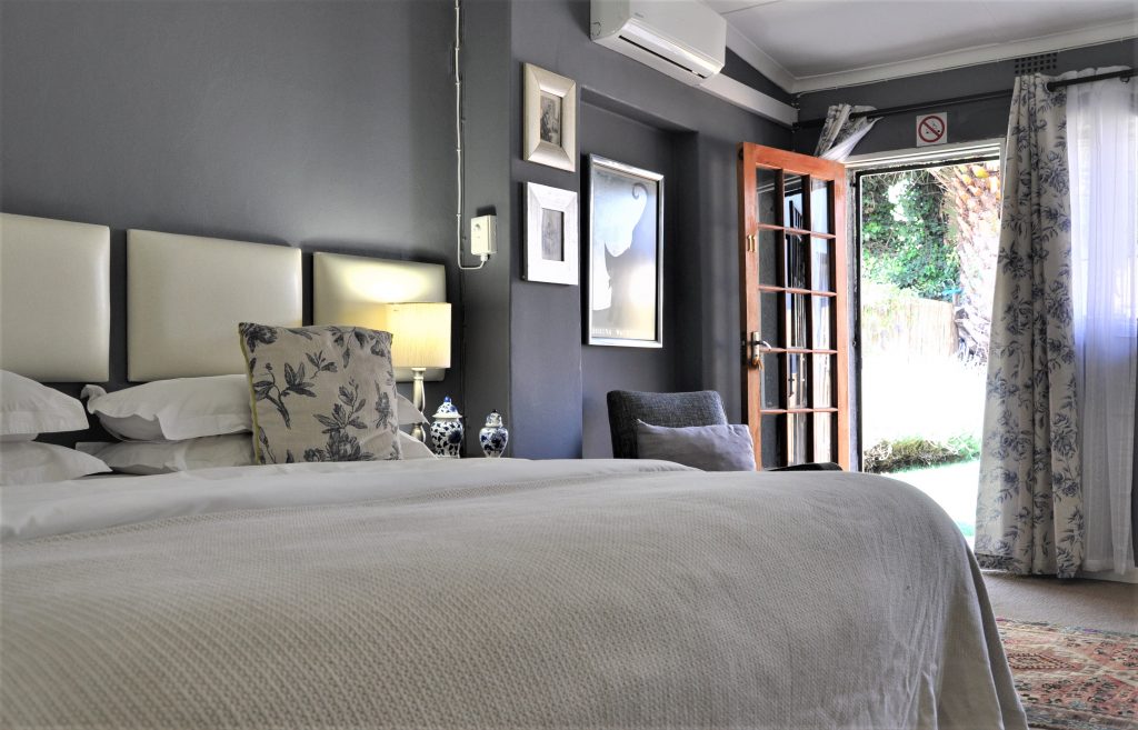 Ginnegaap Guest House, accommodation, Johannesburg, Melville, bed & breakfast
