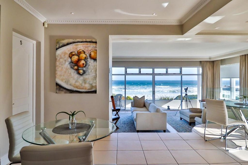 Hermanus Beachfront Lodge Exclusive Accommodation On Vo lklip Beach Hermanus Beachfront Lodge Exclusive Accommodation On Vo lklip Beach