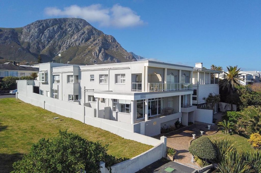 Hermanus Beachfront Lodge Exclusive Accommodation On Vo lklip Beach Hermanus Beachfront Lodge Exclusive Accommodation On Vo lklip Beach